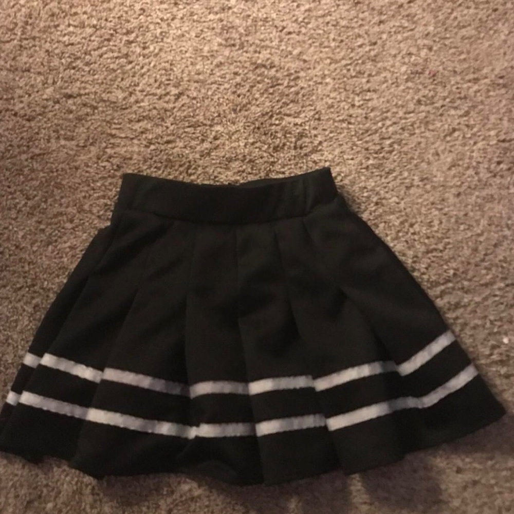 Spirit Halloween black and white one stripe skirt